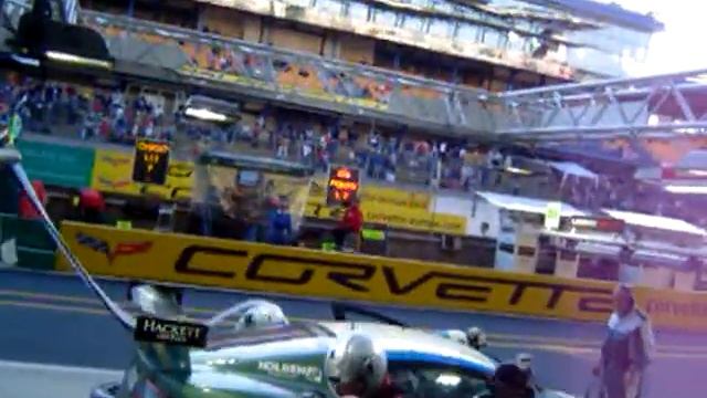 Aston Martin "008" pitstop at Le Mans 2007 смотреть онлайн