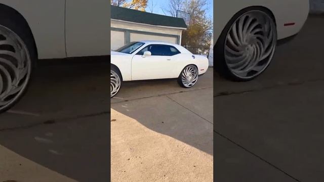 White Challenger on 30's DUBS смотреть онлайн