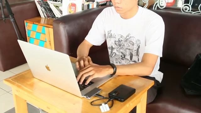 LIFE Channel - [REVIEW] Macbook Pro 2017 & ASUS ROG STRIX смотреть онлайн