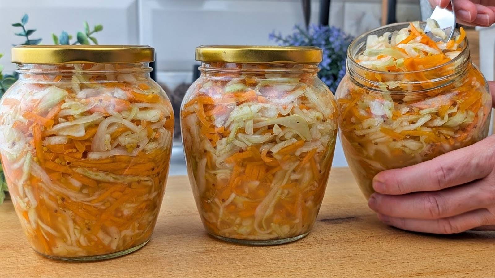 20 БАНОК НЕ ХВАТАЕТ! ОВОЩНОЙ САЛАТ НА ЗИМУ С КАПУСТОЙ! Вкуснейший салат из капусты на зиму смотреть онлайн