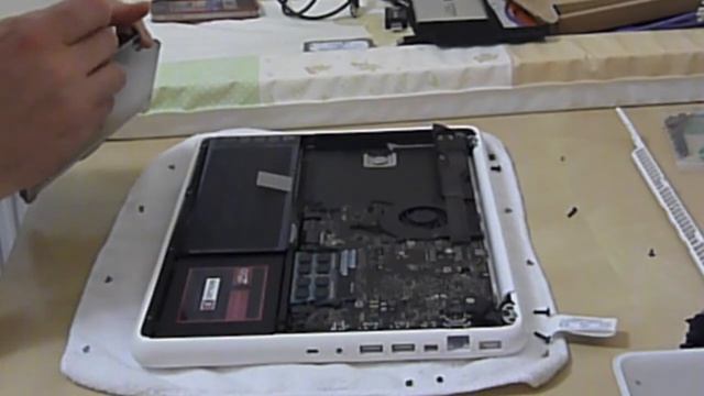 MacBook Optical Bay HDD replacement смотреть онлайн