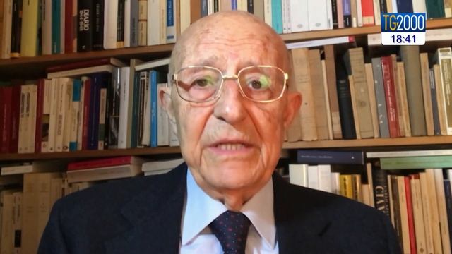 Covid, ‘Un minuto per ripartire’ nuova rubrica Tg2000. La proposta di Sabino Cassese смотреть онлайн