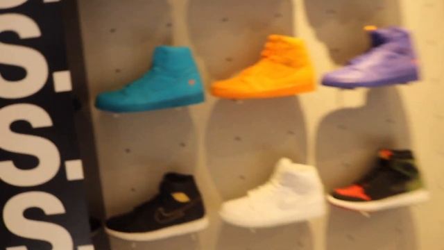 HYPEBEAST SHOPPING IN NYC!!! (SUPREME, BAPE, BBC, ETC.) смотреть онлайн