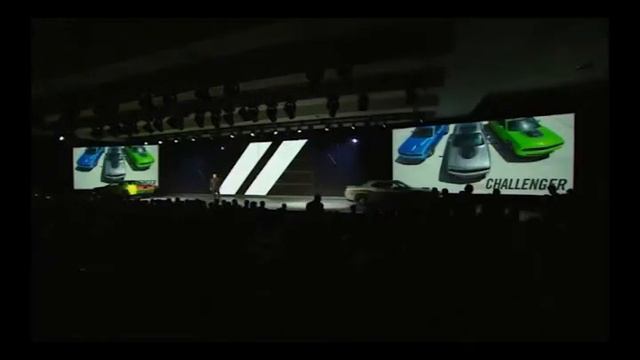 Dodge Challenger 2015 y el Dodge Charger 2015 en el Auto Show de Nueva York. смотреть онлайн