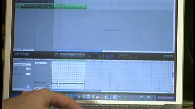 How to Use GarageBand : How to Make a Drum Track: GarageBand Tutorial смотреть онлайн