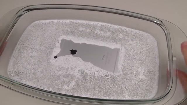 iPhone 6 выдержал испытание горячим льдом смотреть онлайн
