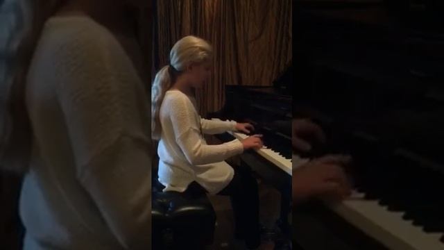 Ava plays Gipsy Rondo- Josef Haydn смотреть онлайн