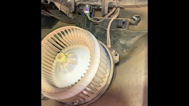 2017 Dodge Ram 4500 A/C Restricted Air Flow - Evaporator смотреть онлайн