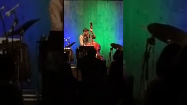 Bassist Ben Shepherd w Marquis Hill at The Blue Whale 3/4/16 смотреть онлайн
