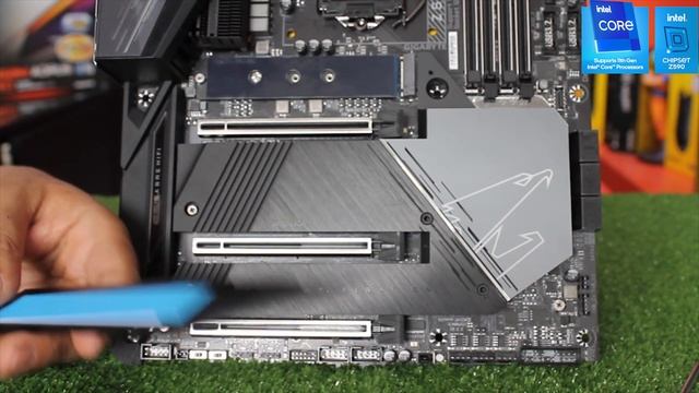 GIGABYTE Z590 AORUS MASTER - FIRST LOOK & OVERVIEW смотреть онлайн
