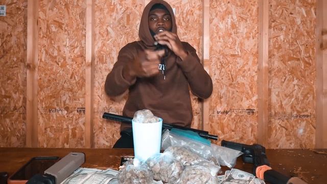 QUAN MUNEY - POOH BIZZLE "NO HOOK" (Official Music Video) смотреть онлайн