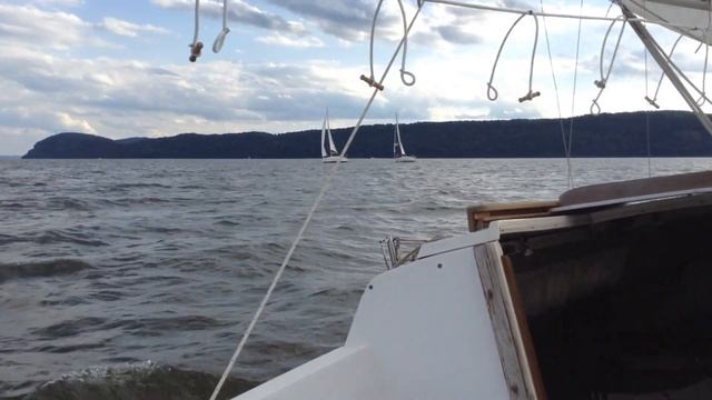 Sailing a Catalina 22 on the Hudson River NY смотреть онлайн