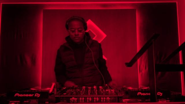 Feel It - Session 3 | Pirate Studios | London | (Atmos Blaq, Adam Port, Maz, James Mac) смотреть онлайн