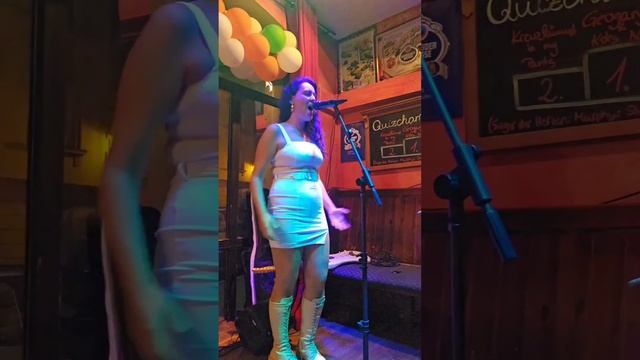 ANiK SOUL - Cover - Sobreviviré - Mónica Naranjo Concert Murphy's Low - Augsburg смотреть онлайн