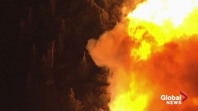 Southern California "Apple Fire" forces nearly 8,000 to evacuate смотреть онлайн