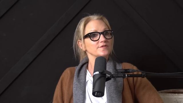 USE THIS Simple Daily Hack To END STRESS, Anxiety & Depression | Mel Robbins смотреть онлайн