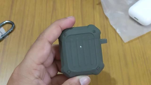 Spigen Apple Airpods Case in Hindi смотреть онлайн