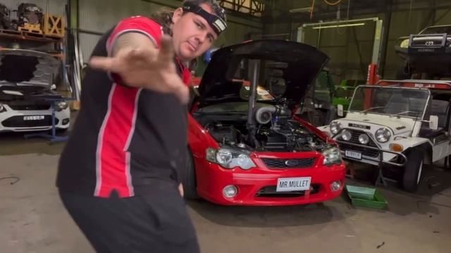 MR.MULLET TURBO BARRA BURNOUT UTE GETS A MAC VALVE AND AN OIL CHANGE! смотреть онлайн