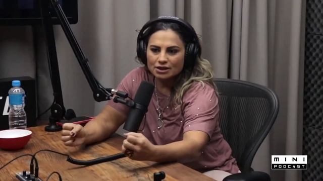 MARCIA IMPERATOR E SUA RELAÇÃO COM O KID BENGALA смотреть онлайн