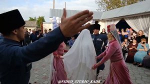 ОБРЯД ЗНАКОМСТВА С НЕВЕСТОЙ НА КАРАЧАЕВО-БАЛКАРСКОЙ СВАДЬБЕ (ВИДЕОСТУДИЯ «КАДР»)