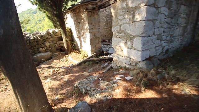 CREEPY ABANDONED VILLAGE IN CROATIA... смотреть онлайн