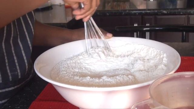 CLEAN WITH ME! MOTIVATION| Windows,lounge +homemade sweet bread. смотреть онлайн