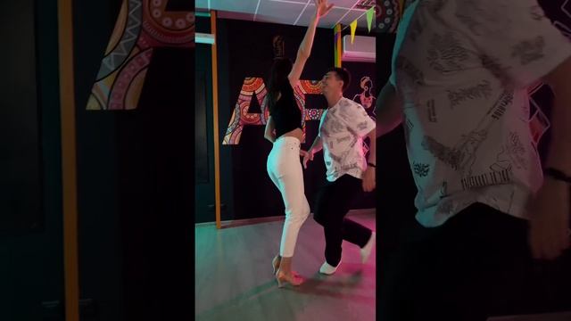 BACHATA DANCE #школатанцевказань смотреть онлайн