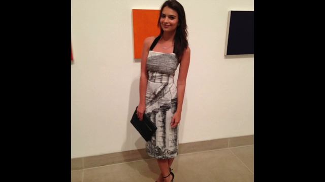 Emily Ratajkowski hack leaks 200 photos from iCloud смотреть онлайн