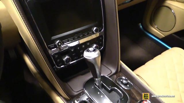 2017 Bentley Flying Spur V8 S - Exterior and Interior Walkaround - 2017 Montreal Auto Show смотреть онлайн