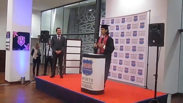 Discours Graduation - Major de Promotion / Valedictorian Speech смотреть онлайн