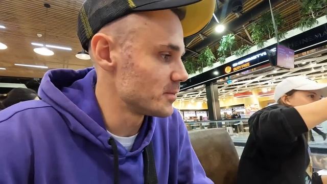 36 часов АДА - В Таиланд с 3 детьми - САМОЕ ЖЕСТКОЕ ПРИЗЕМЛЕНИЕ. Летим через Оман в Бангкок. смотреть онлайн