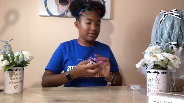 Amya’s World AirPod Case Review смотреть онлайн