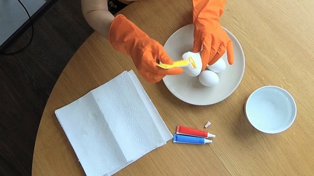 КАК ПОКРАСИТ ЯЙЦА НА ПАСХУ КРАСИТЕЛЕМ И САЛФЕТКАМИ смотреть онлайн