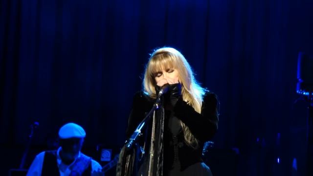 8 Sisters of the Moon FLEETWOOD MAC Live Pittsburgh Pa. 4-26-2013 CLUBDOC Consol Energy Center смотреть онлайн