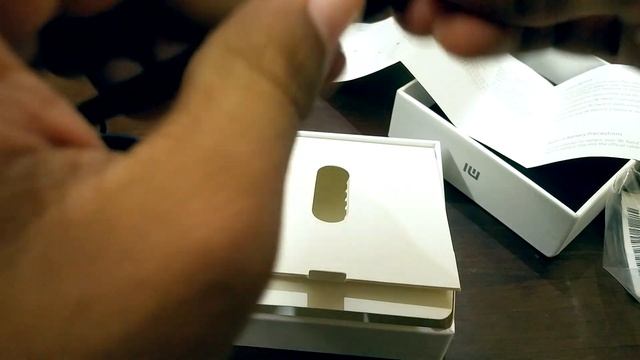Xiaomi mi band 2 Unboxing and Set-up. смотреть онлайн