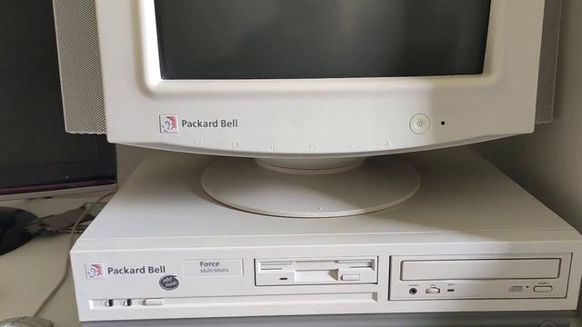 Windows 3.1 28th birthday and Packard Bell force from 1994 смотреть онлайн