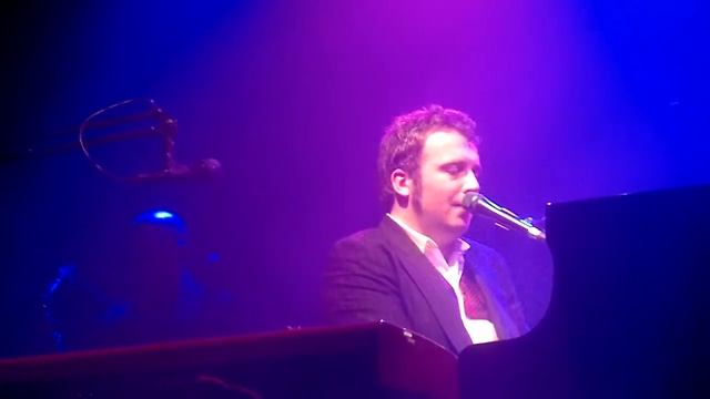 Raphael Gualazzi - "Confessin' the blues" (non completa) смотреть онлайн
