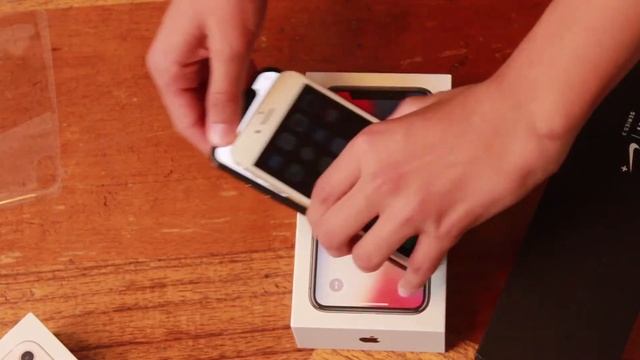 Unboxing: iPhone X (Space Gray) and Tech 21 Evo Tactical смотреть онлайн