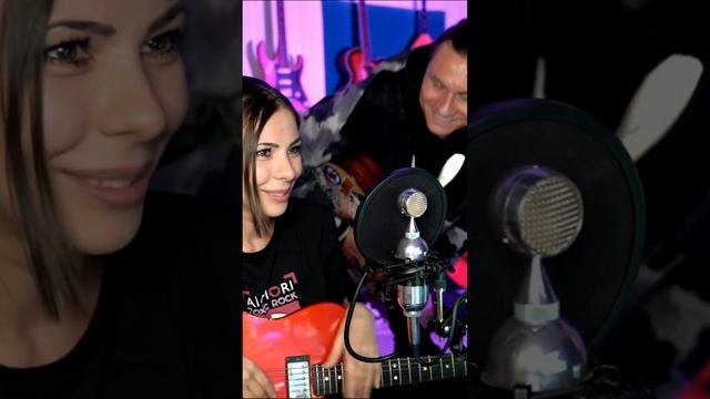 RADIO TAPOK ворвался на стрим и смутил Ai Mori! смотреть онлайн