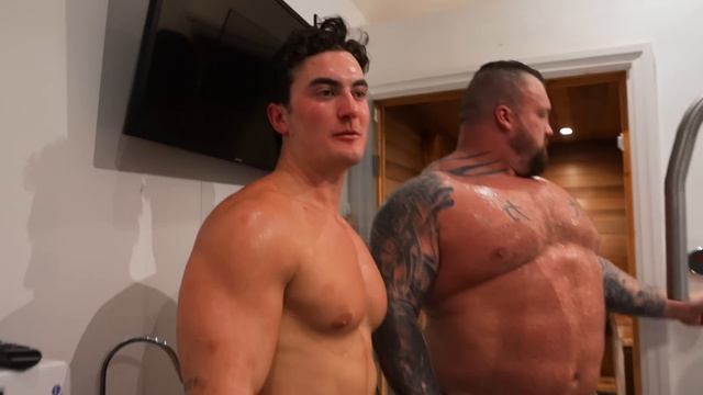 Training W/ Worlds Strongest Man Eddie Hall смотреть онлайн