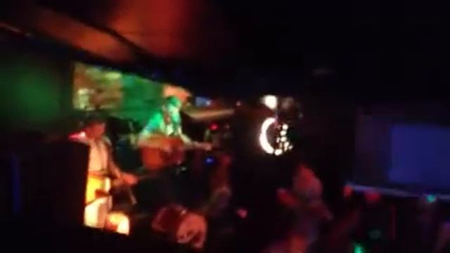 Mac Bros - Sit down смотреть онлайн