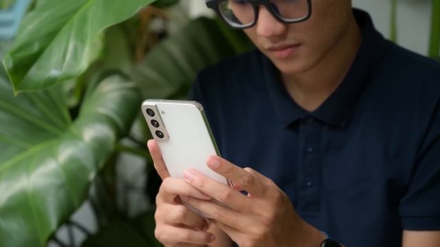 iPhone 13 mini và Galaxy S22+: cặp đôi hoàn hảo! смотреть онлайн