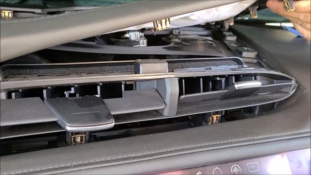 How to Remove Navigation Display / Touch Screen from Cadillac XT5 2016 Repair. смотреть онлайн
