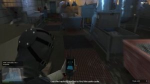 GTA 5 Online Use the Hacking Device to Find the Safe Code in The Cluckin Bell Farm Raid Finale!