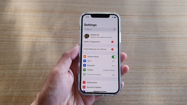iPhone 12/12 Pro: Two Ways to Enable/Disable Airplane Mode смотреть онлайн