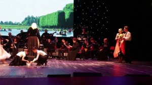 Ю.Жиро. Под небом Парижа.