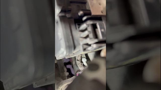2013 Cadillac SRX EBCM Removal (ABS Module) смотреть онлайн