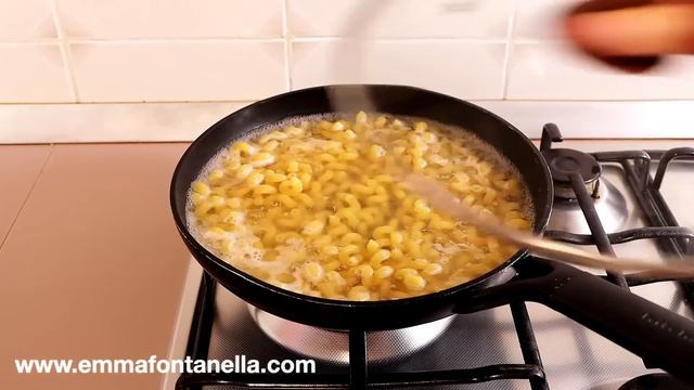 Easy One-Pot Creamy MAC AND CHEESE RECIPE | NO Roux - NO Bechamel смотреть онлайн