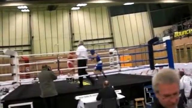 II Магомед-Эми в синей форме в предварительных до финала боях чемпионата II смотреть онлайн