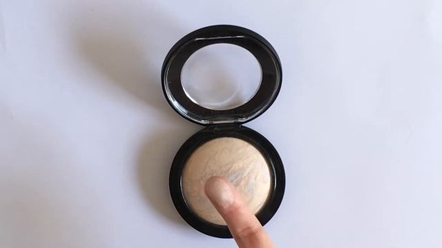 MAC MINERALIZE SKINFINISH//LIGHTSCAPADE [SWATCH] смотреть онлайн